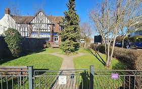 Move Inn Estates - Multiple Rooms